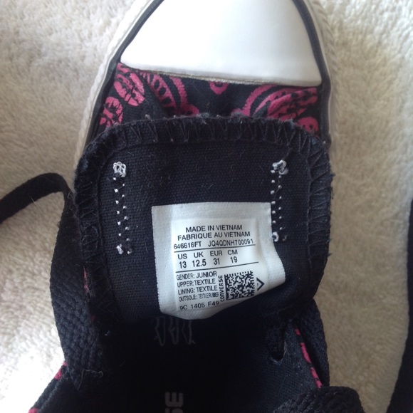 Youth Converse high tops, size 13 - Picture 5 of 6